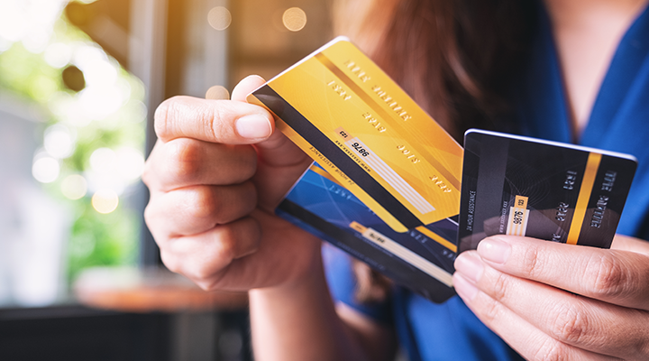 Credit Card vs. Debit Card- What's the Difference? 