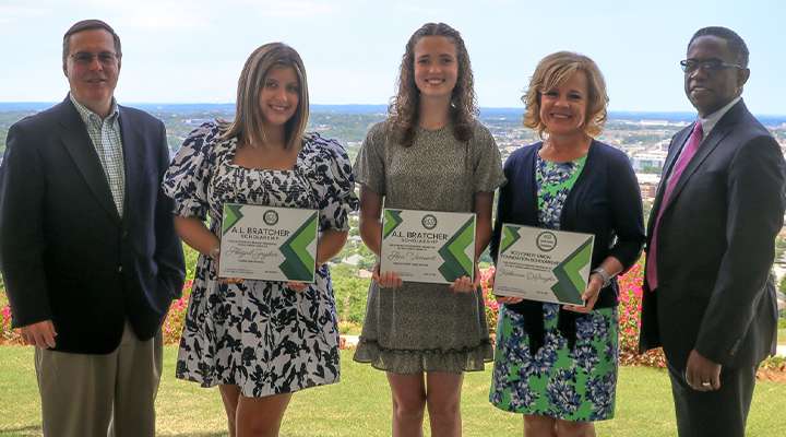 eCO Credit Union and the eCO Credit Union Foundation Awards Scholarships 